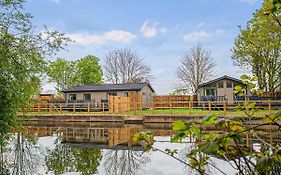 Lee Valley Hotel